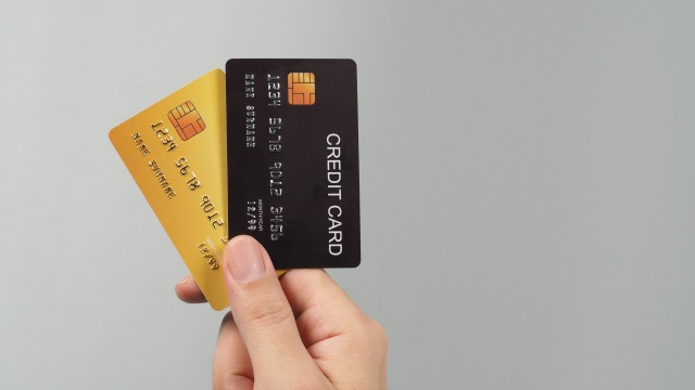 不動産投資でクレジットカードを活用するメリットや注意点について